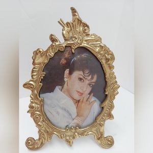 VTG luxury ornate oval brass photo picture frame free standing India gift Item